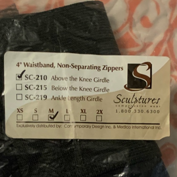 SC-210 Sculptures Above the Knee Girdle in Black size Medium. - Picture 5 of 5